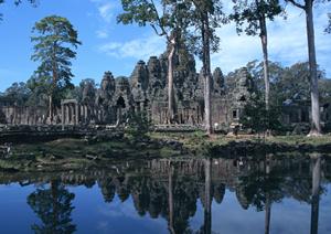 新宿駅から徒歩わずか2分！国内最大級のアミューズメントカジノ「カジスタ東京」の魅力と詳細情報